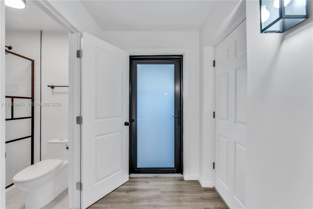 3040 NW 96th St, Miami, FL 33147 Photo