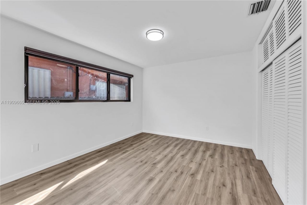 3040 NW 96th St, Miami, FL 33147 Photo