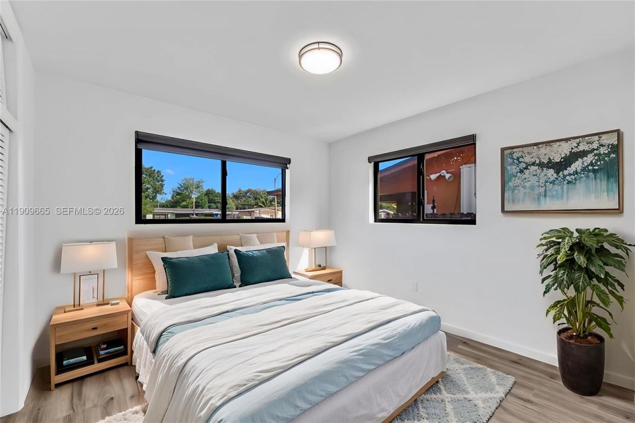 3040 NW 96th St, Miami, FL 33147 Photo