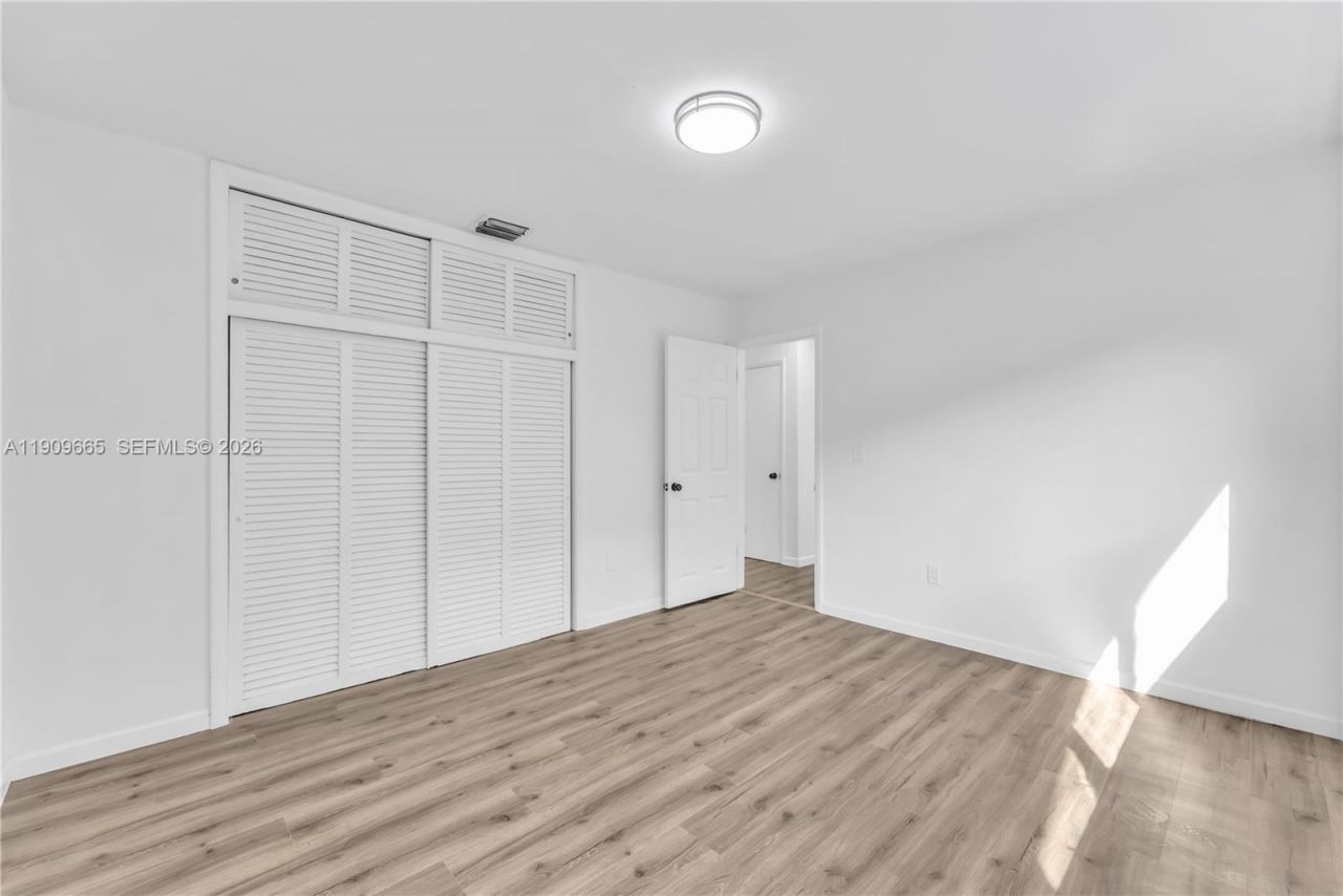 3040 NW 96th St, Miami, FL 33147 Photo