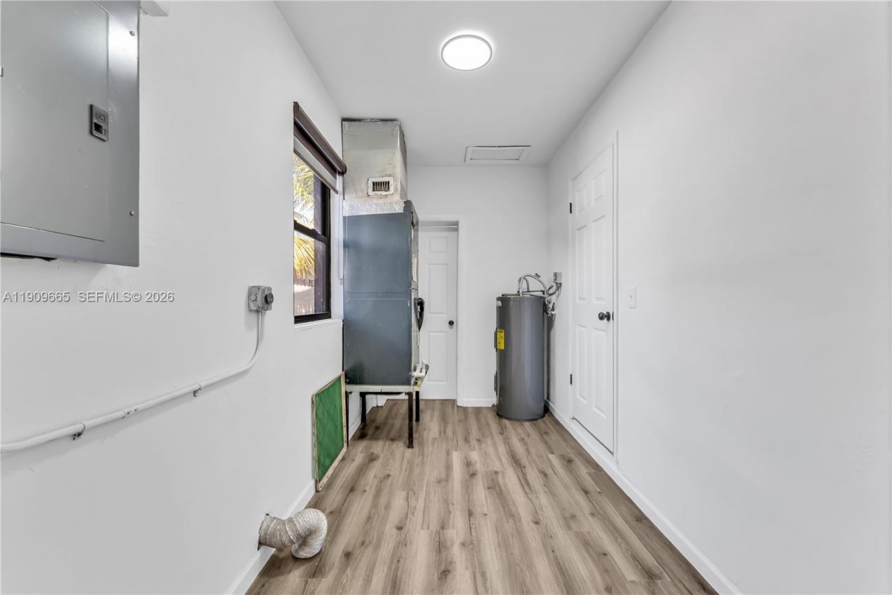 3040 NW 96th St, Miami, FL 33147 Photo