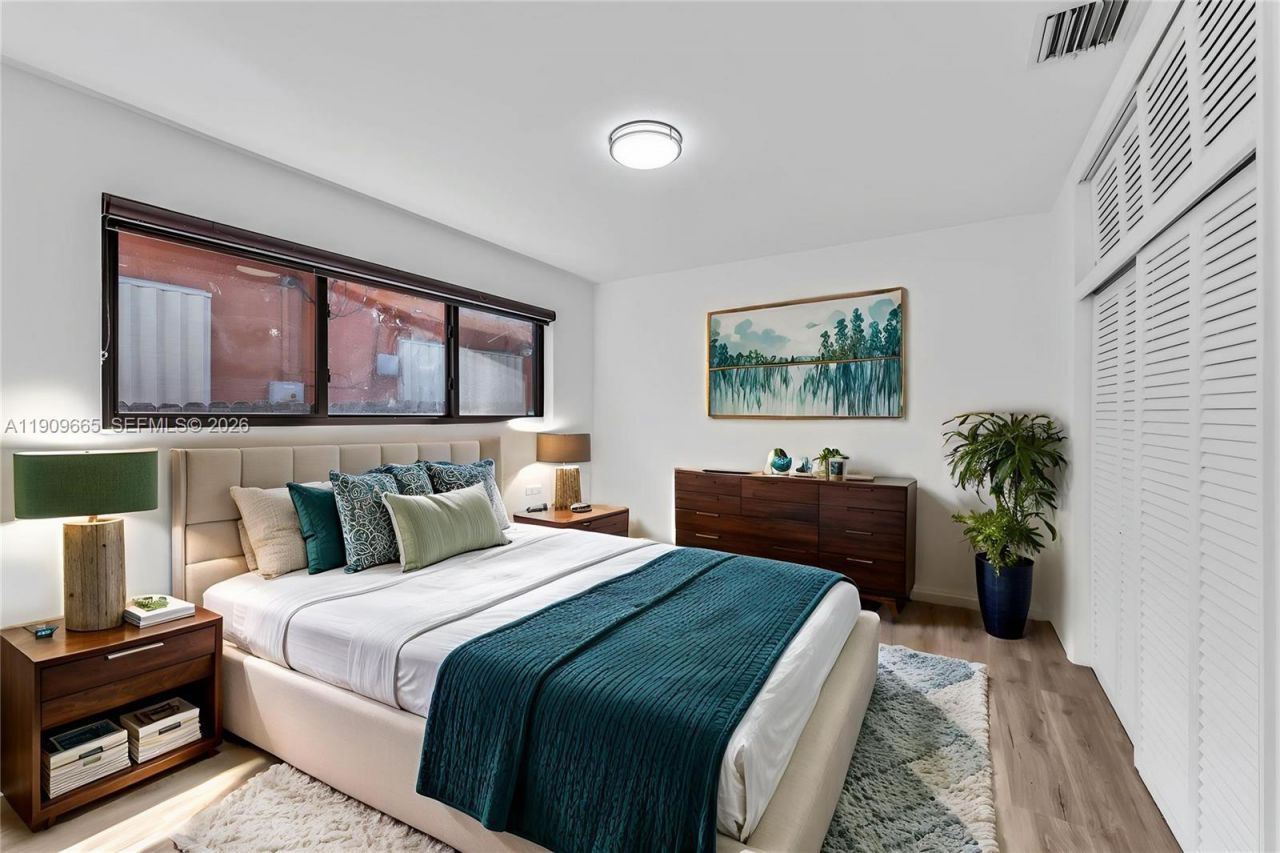 3040 NW 96th St, Miami, FL 33147 Photo