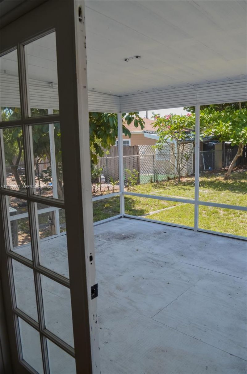 707 N J St, Lake Worth, FL 33460 Photo