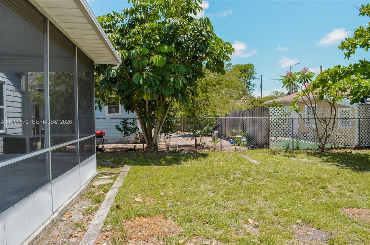 707 N J St, Lake Worth, FL 33460 Photo