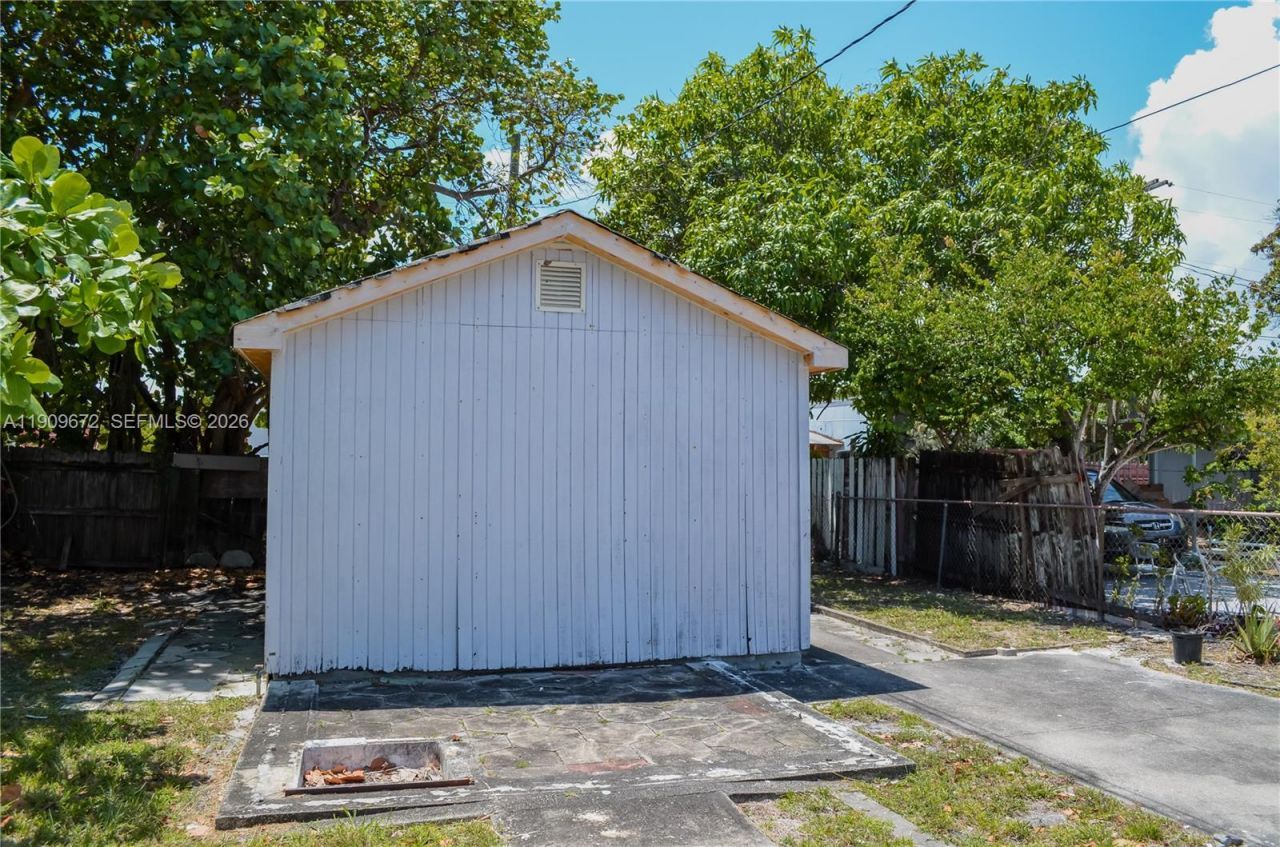 707 N J St, Lake Worth, FL 33460 Photo