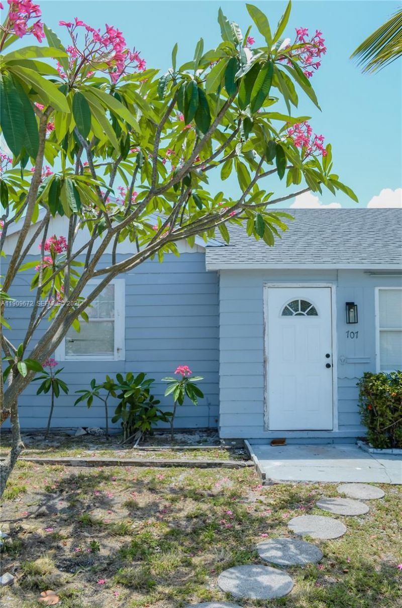 707 N J St, Lake Worth, FL 33460 Photo