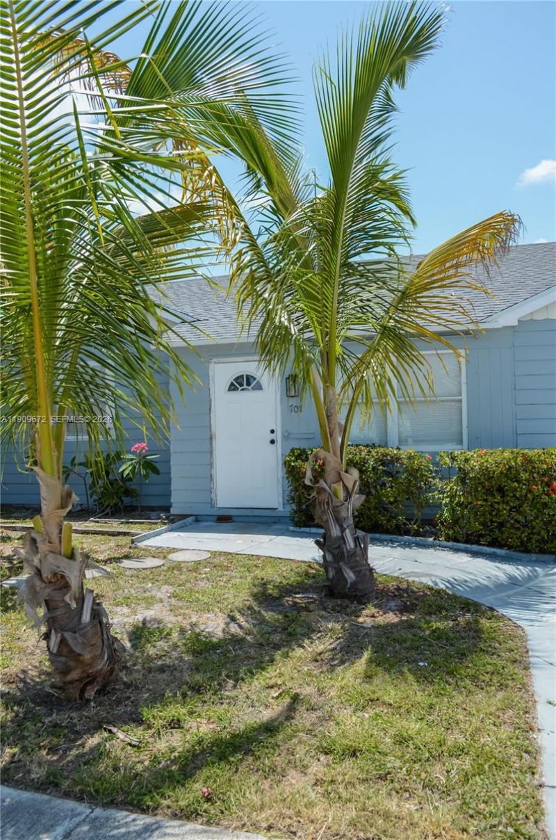 707 N J St, Lake Worth, FL 33460 Photo