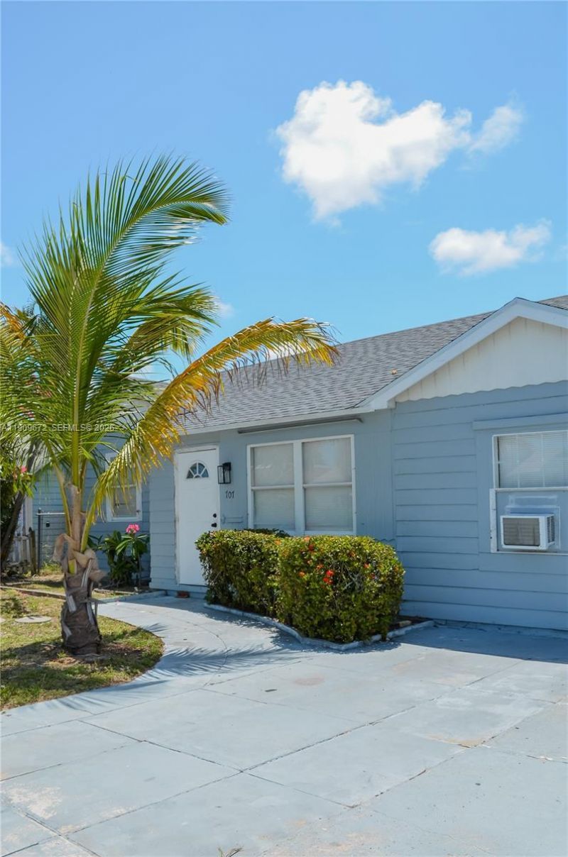 707 N J St, Lake Worth, FL 33460 Photo