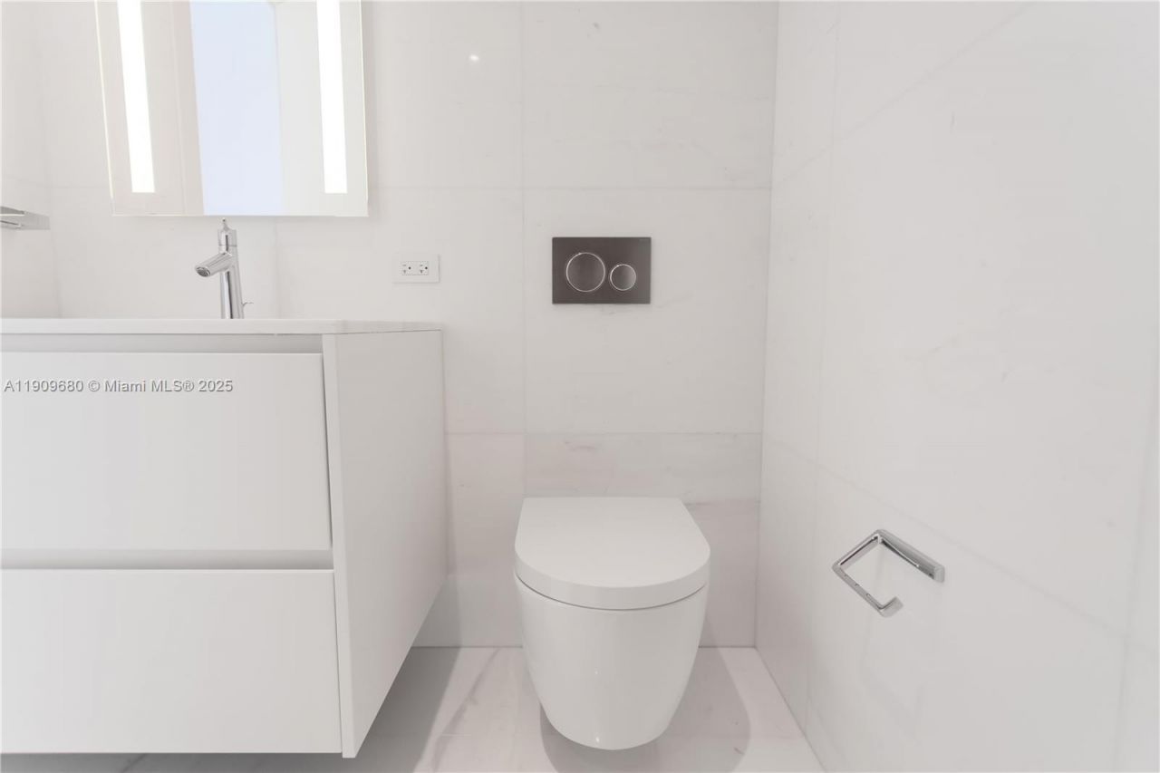 300 Biscayne Blvd Way, Unit 1003, Miami, FL 33131 Photo