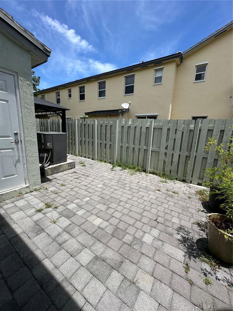 133 SE 28th Ter, Unit 8, Homestead, FL 33033 Photo