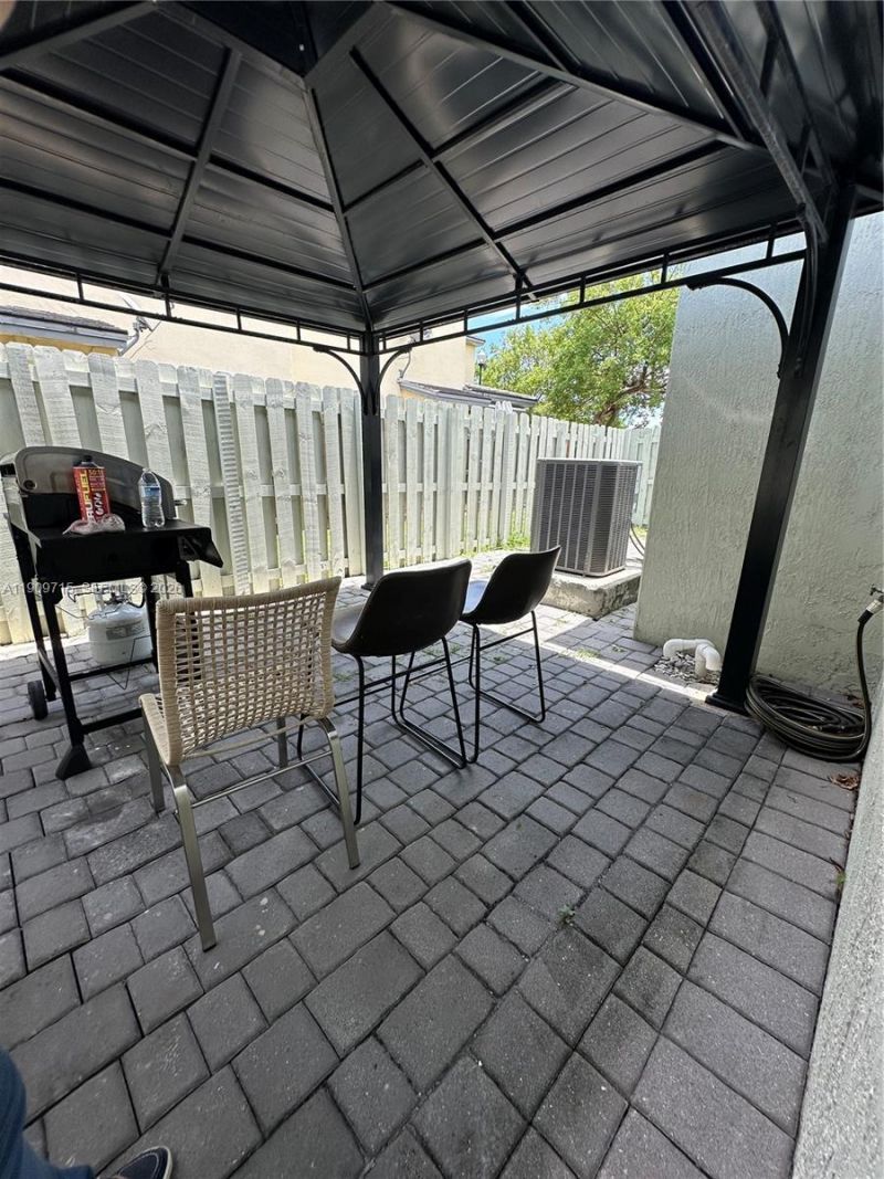 133 SE 28th Ter, Unit 8, Homestead, FL 33033 Photo