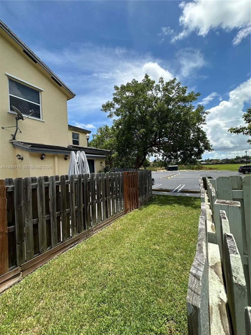 133 SE 28th Ter, Unit 8, Homestead, FL 33033 Photo