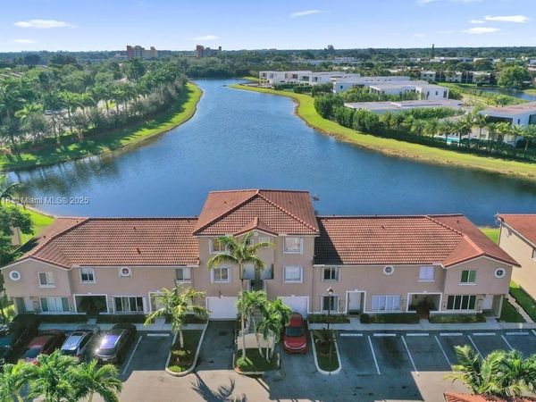 174 Riviera Cir, Unit 27-4, Weston, FL 33326