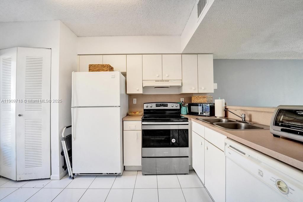 174 Riviera Cir, Unit 27-4, Weston, FL 33326 Photo