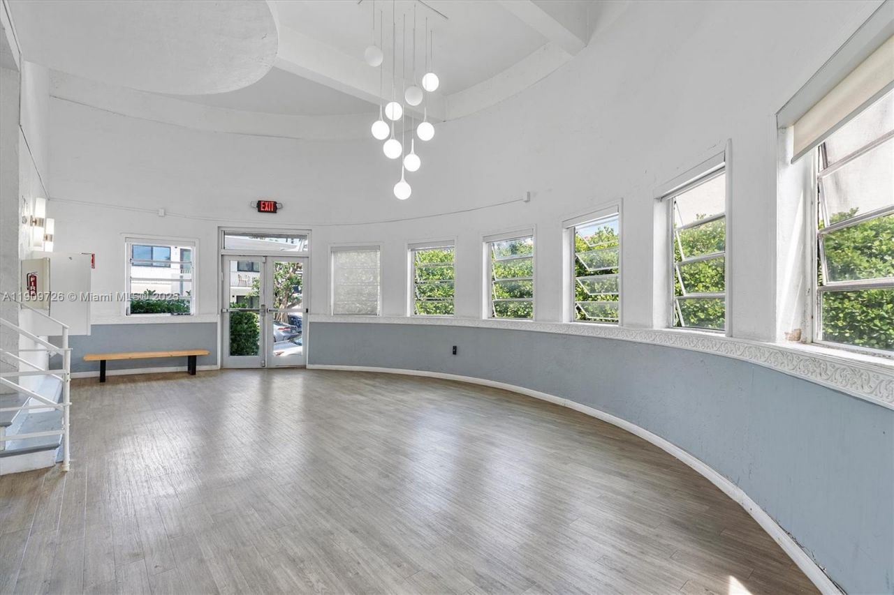 420 78th St, Miami Beach, FL 33141 Photo