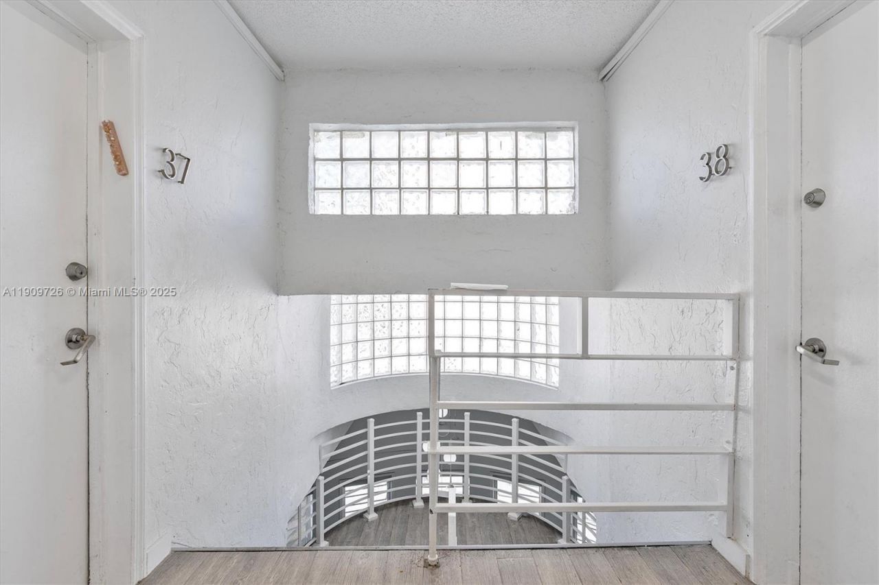 420 78th St, Miami Beach, FL 33141 Photo