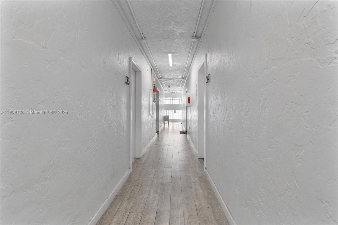 420 78th St, Miami Beach, FL 33141 Photo