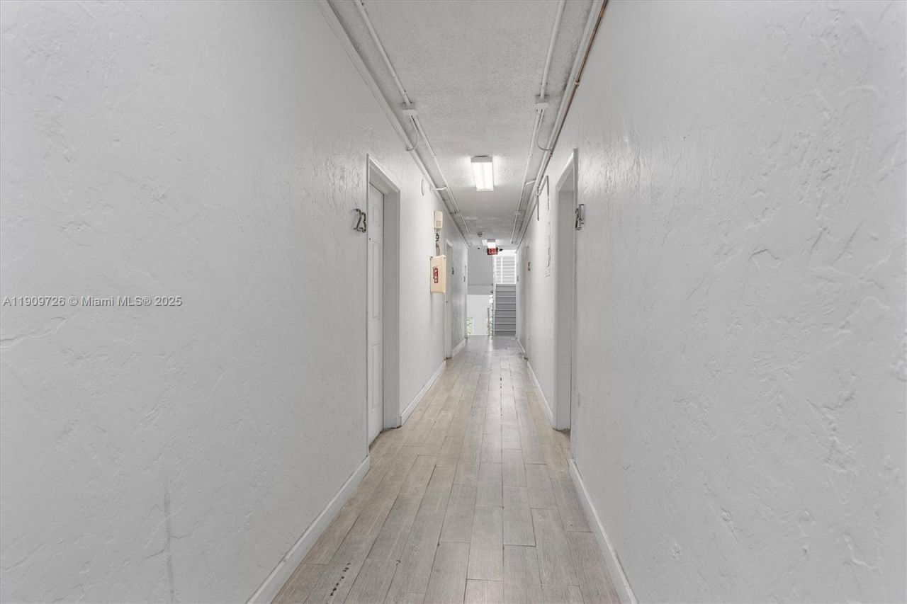 420 78th St, Miami Beach, FL 33141 Photo