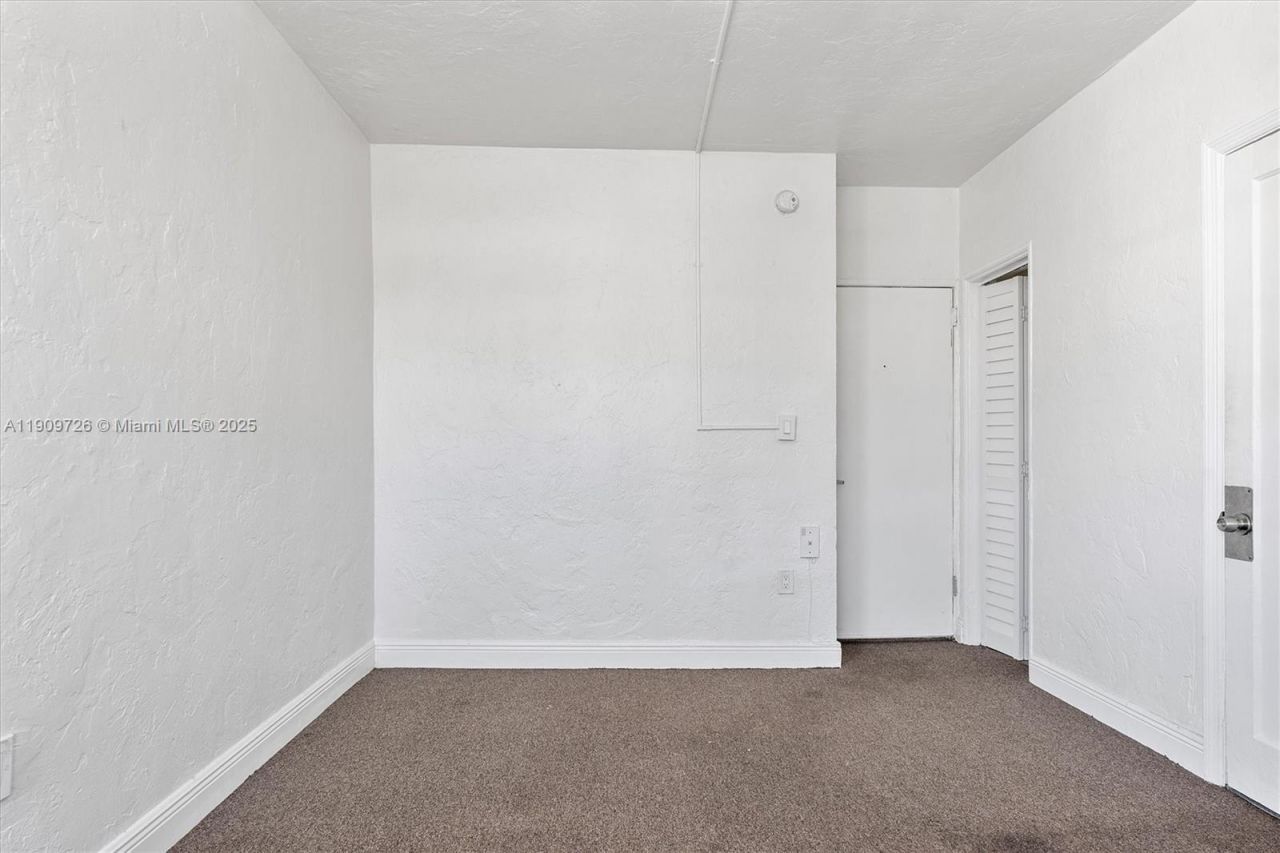 420 78th St, Miami Beach, FL 33141 Photo