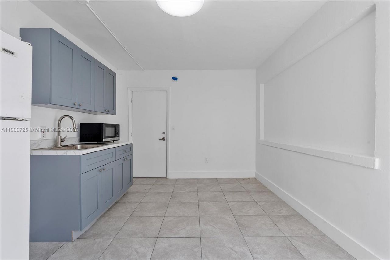 420 78th St, Miami Beach, FL 33141 Photo