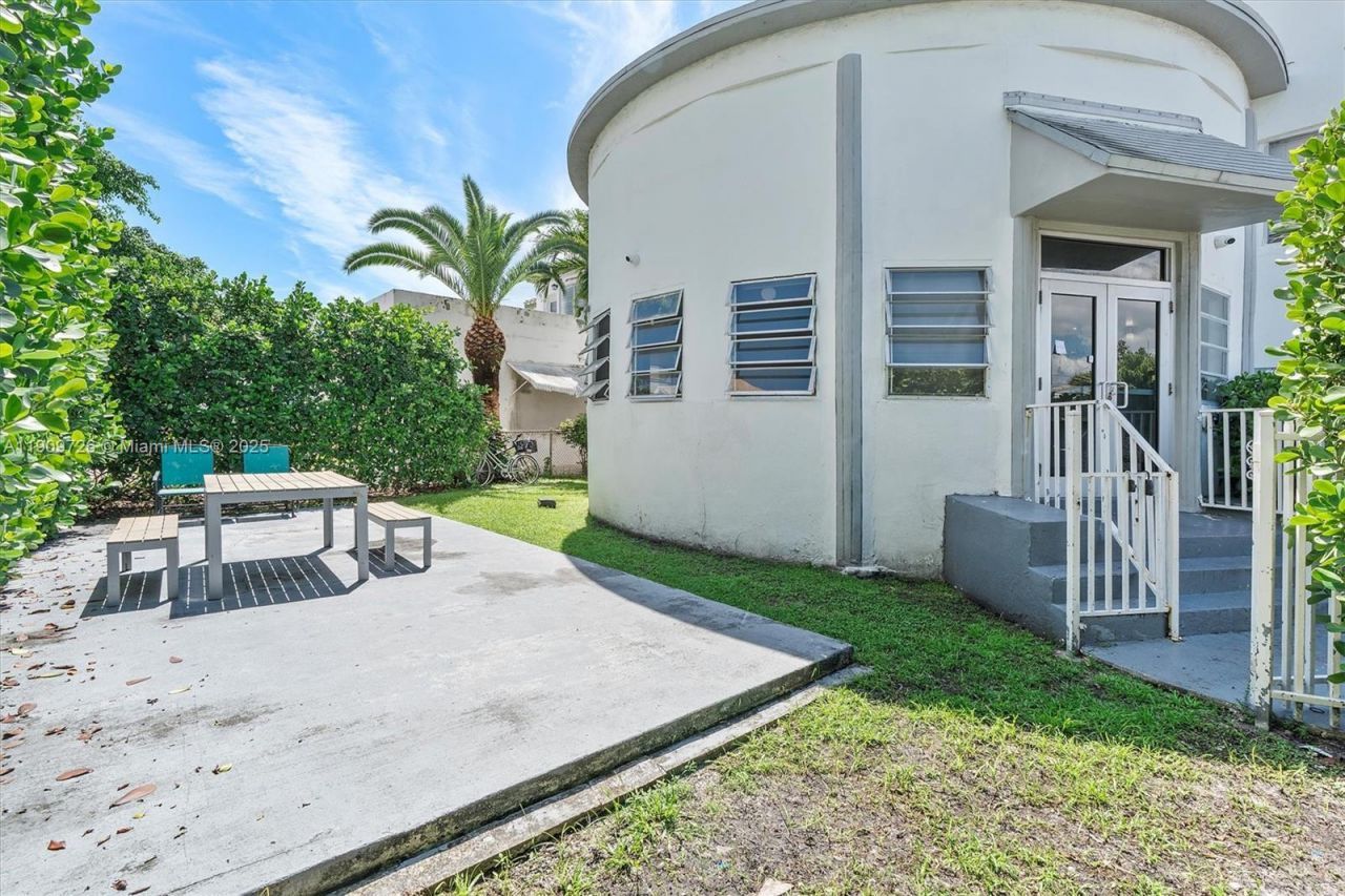 420 78th St, Miami Beach, FL 33141 Photo