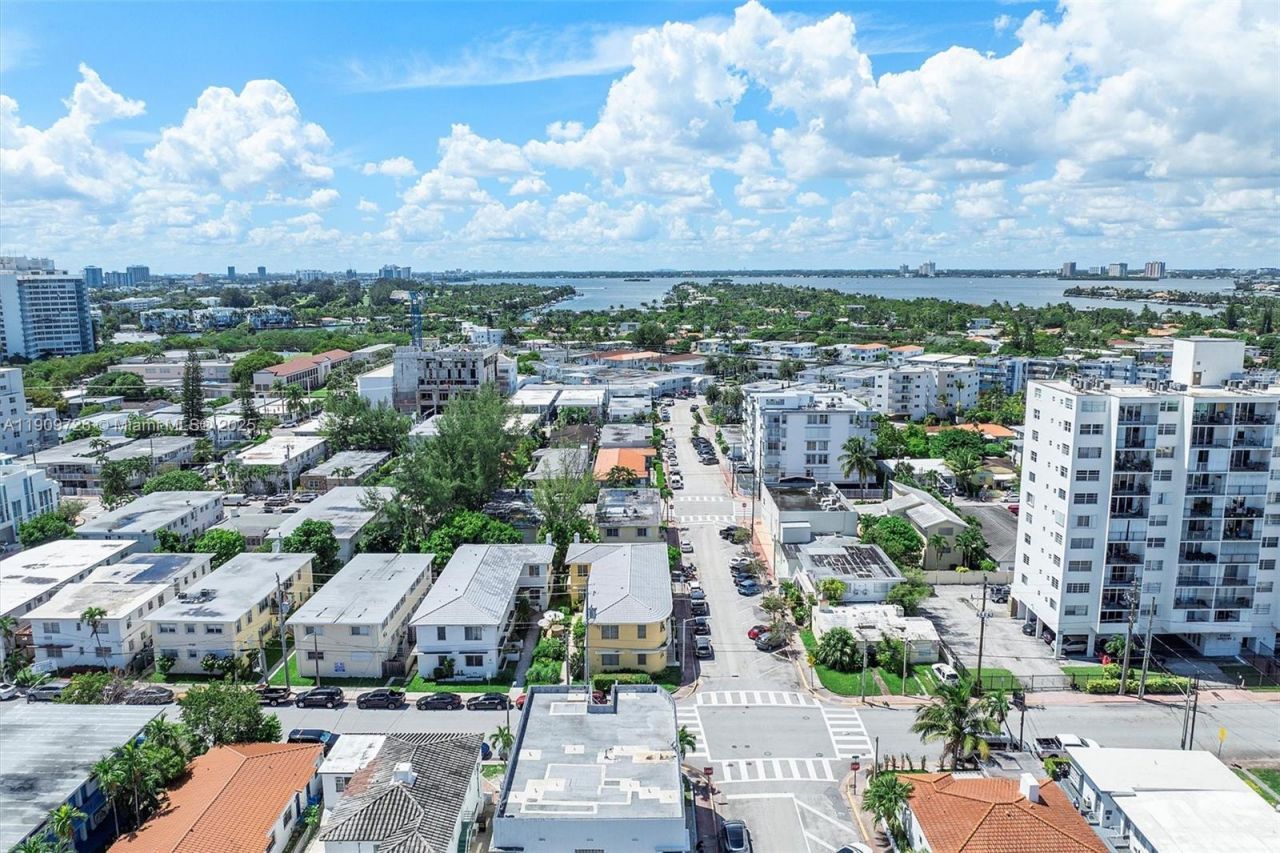 420 78th St, Miami Beach, FL 33141 Photo