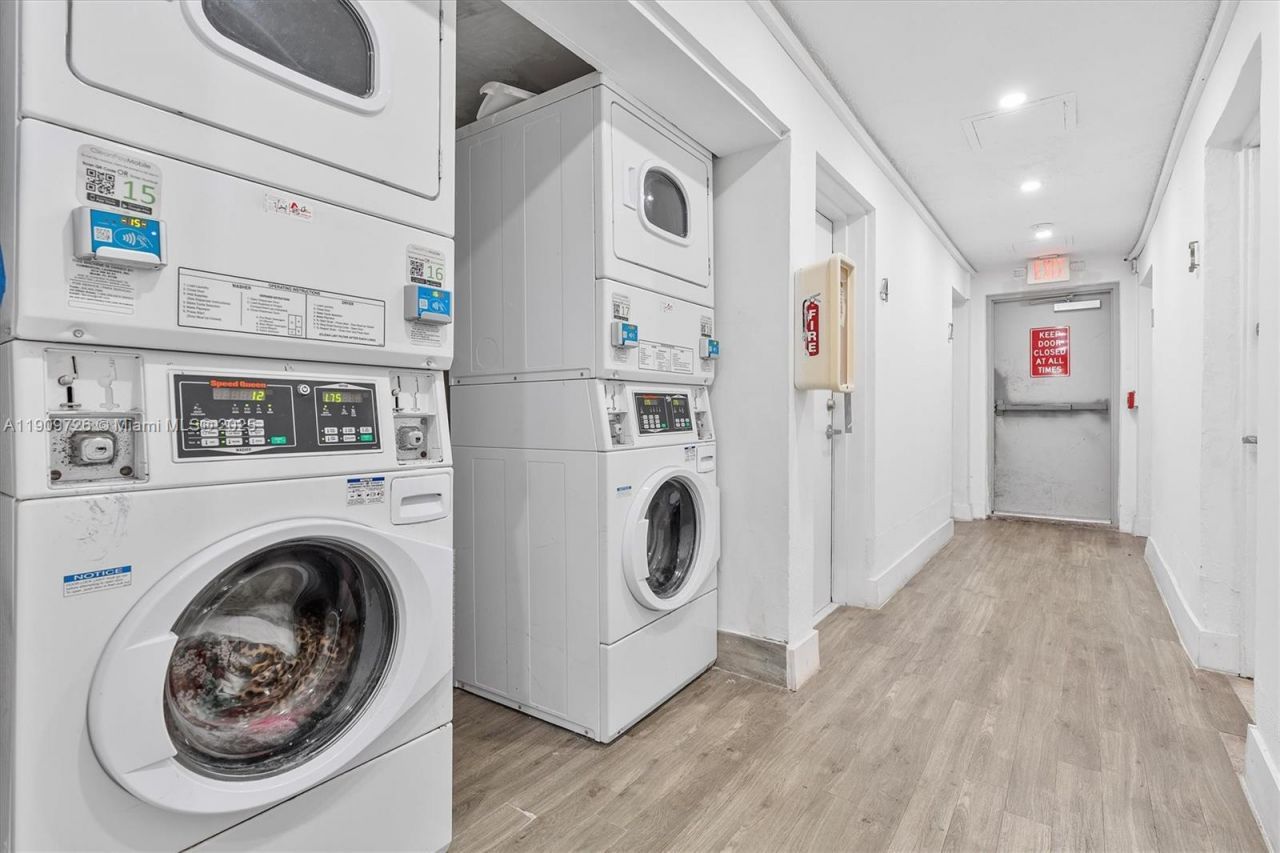 420 78th St, Miami Beach, FL 33141 Photo