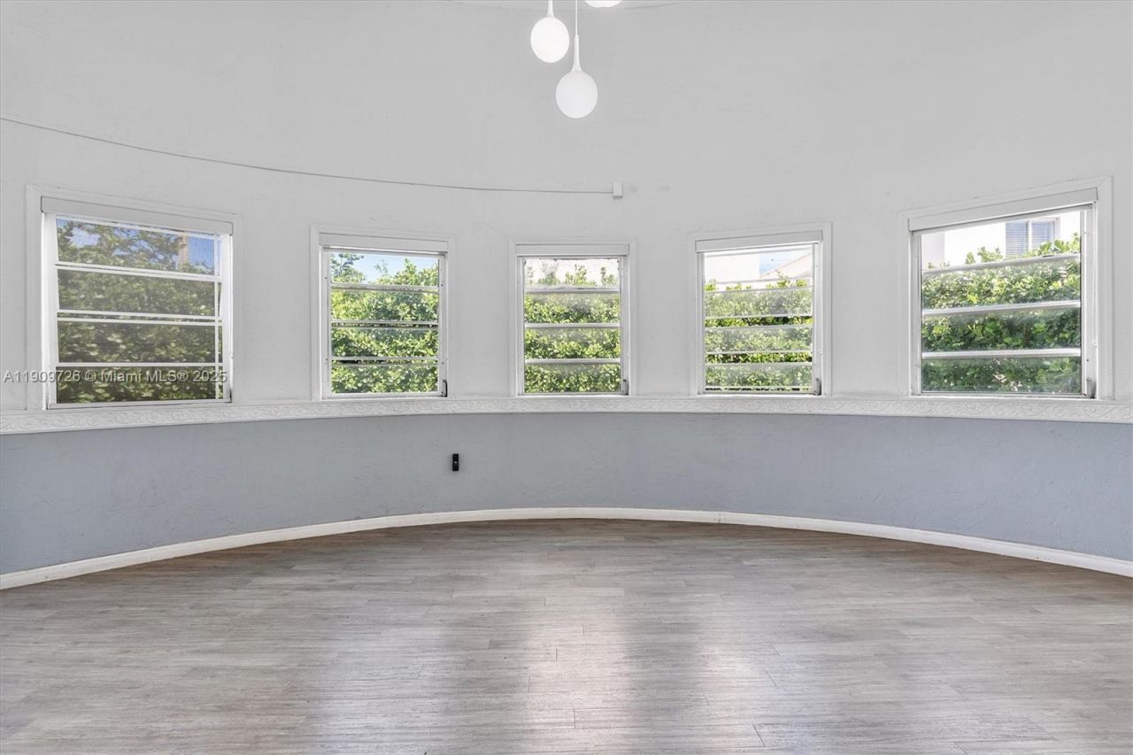 420 78th St, Miami Beach, FL 33141 Photo