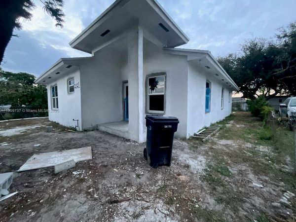 2121 Rutland St, Opa-Locka, FL 33054