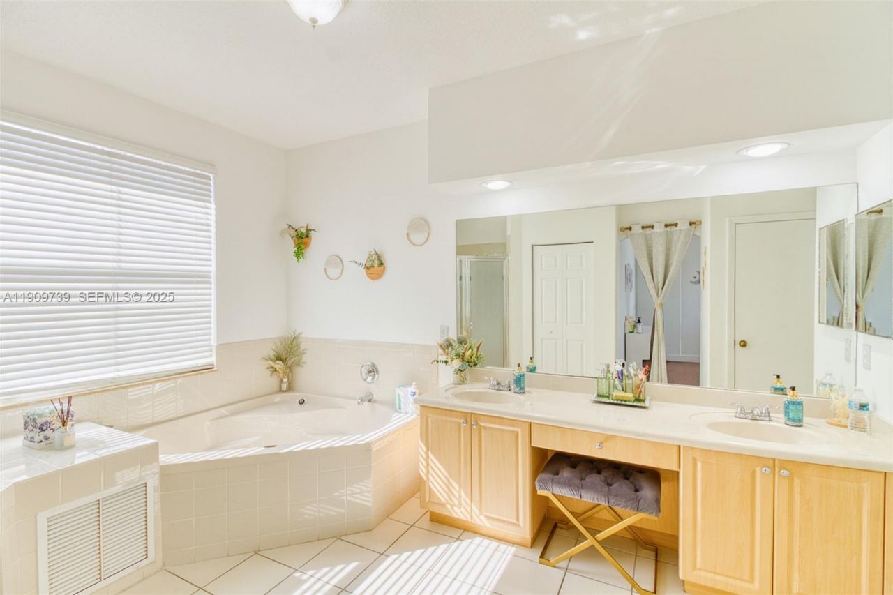 3839 SW 51st St, Hollywood, FL 33312 Photo