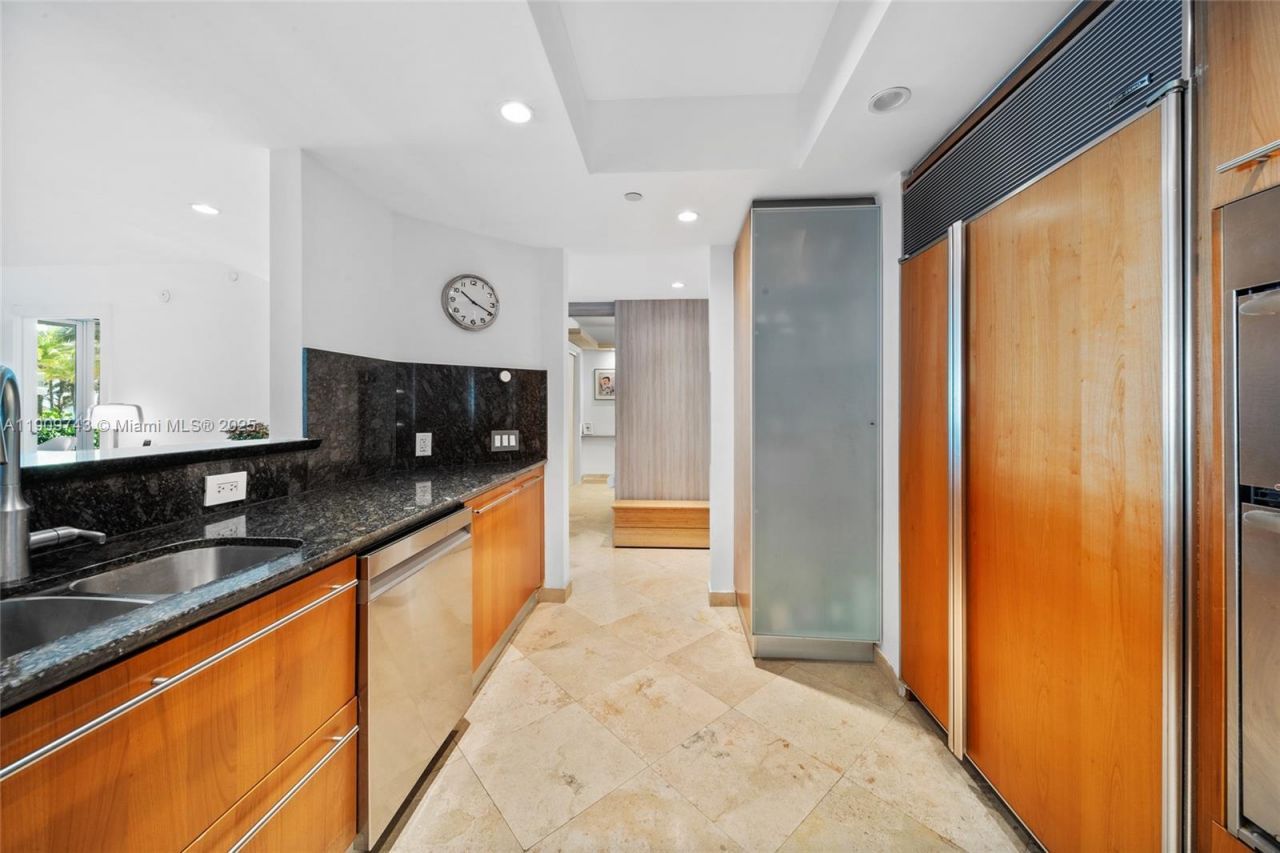 9401 NE Collins Ave, Unit 205, Surfside, FL 33154 Photo