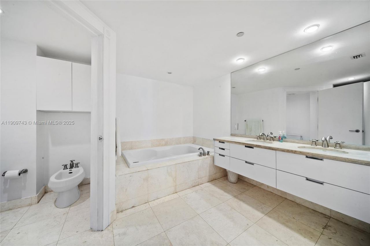 9401 NE Collins Ave, Unit 205, Surfside, FL 33154 Photo