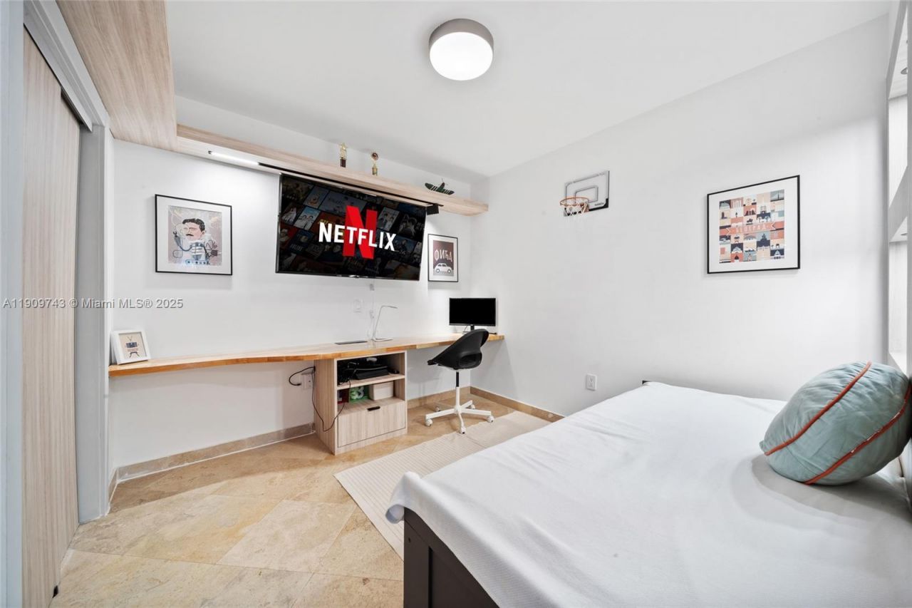 9401 NE Collins Ave, Unit 205, Surfside, FL 33154 Photo