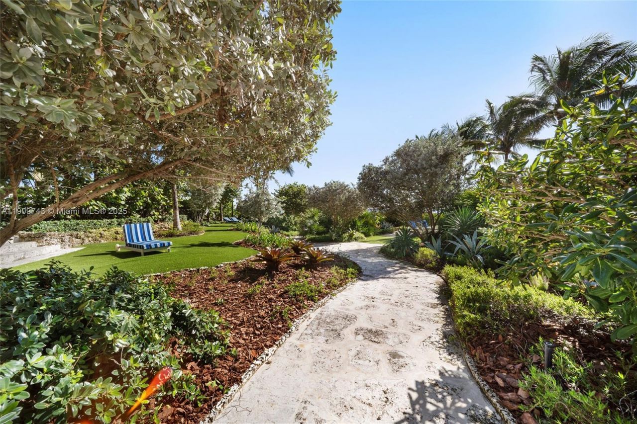 9401 NE Collins Ave, Unit 205, Surfside, FL 33154 Photo