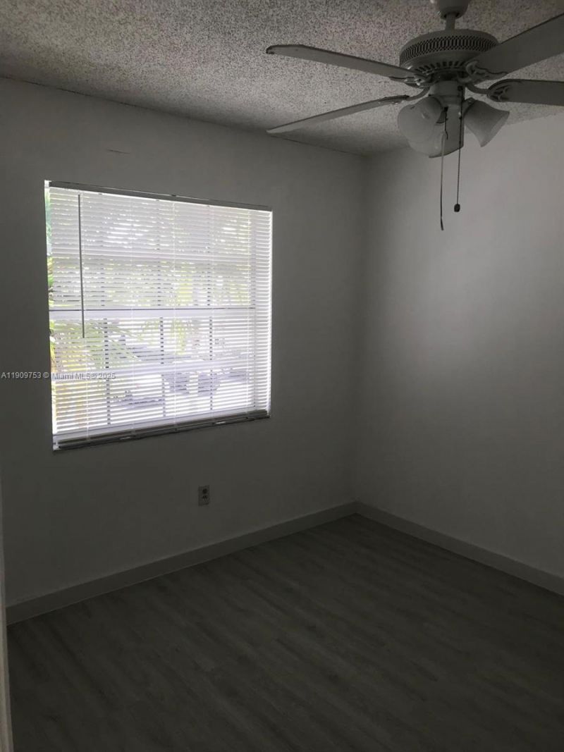 438 NE 210th Cir Ter, Unit 203-4B, Miami, FL 33179 Photo