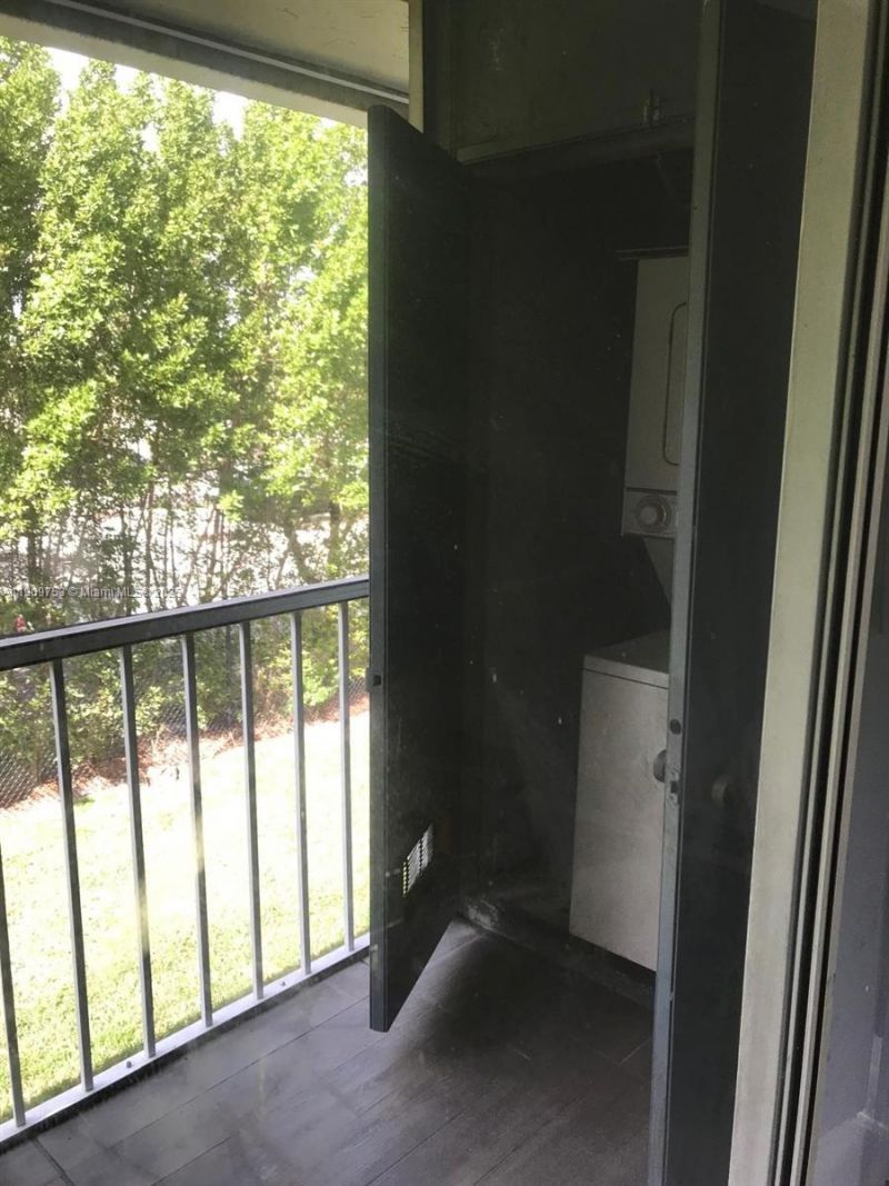 438 NE 210th Cir Ter, Unit 203-4B, Miami, FL 33179 Photo