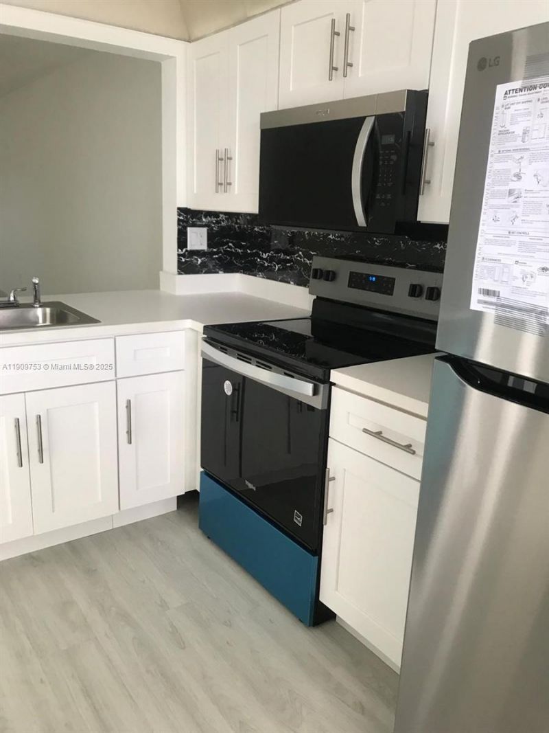 438 NE 210th Cir Ter, Unit 203-4B, Miami, FL 33179 Photo