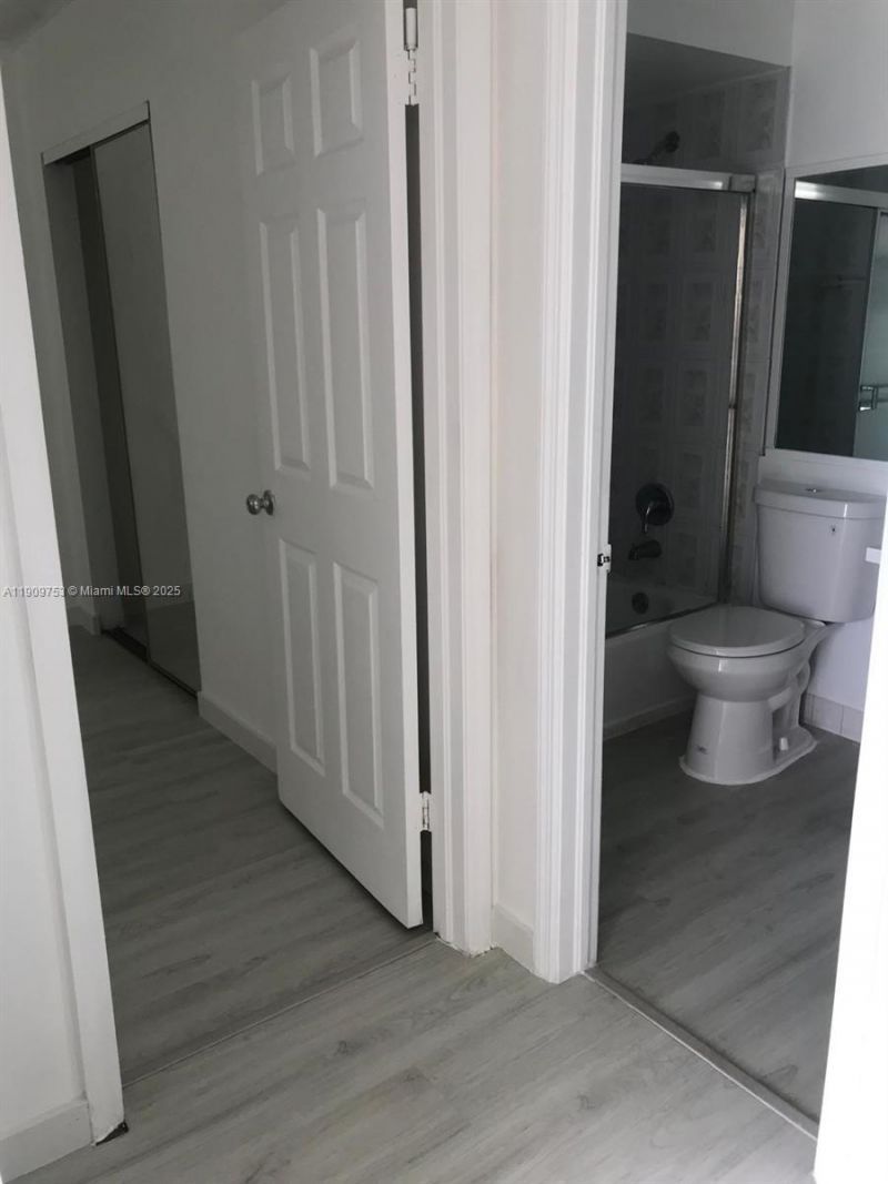 438 NE 210th Cir Ter, Unit 203-4B, Miami, FL 33179 Photo