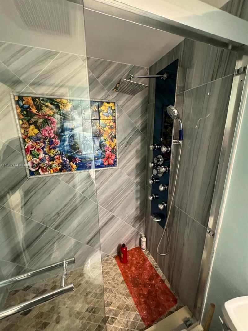 1833 S Ocean Dr, Unit 308, Hallandale Beach, FL 33009 Photo