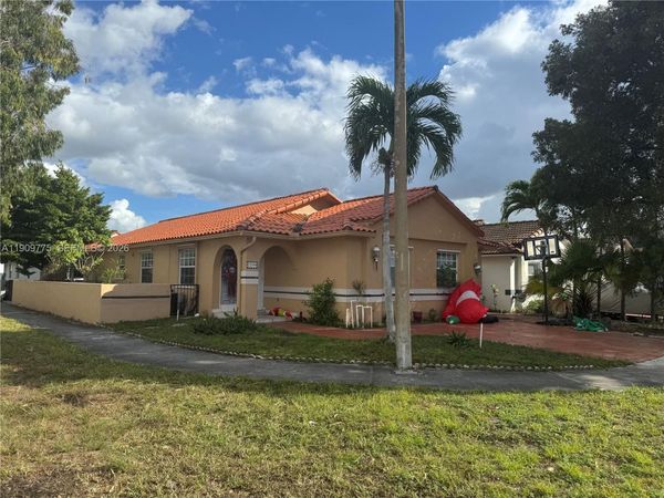 7599 W 4th Ct, Hialeah, FL 33014