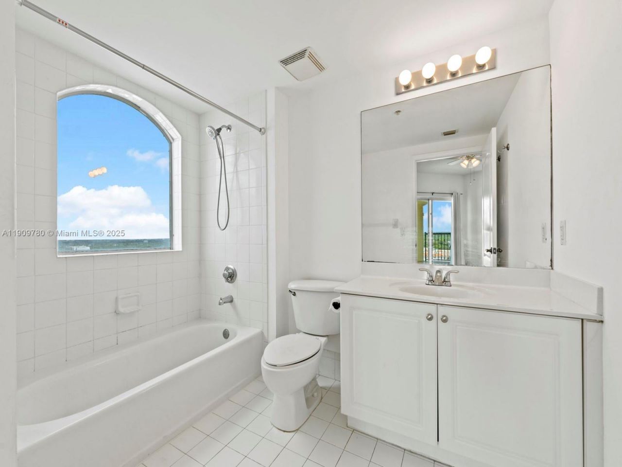 1627 SW 37th Ave, Unit 1103, Miami, FL 33145 Photo