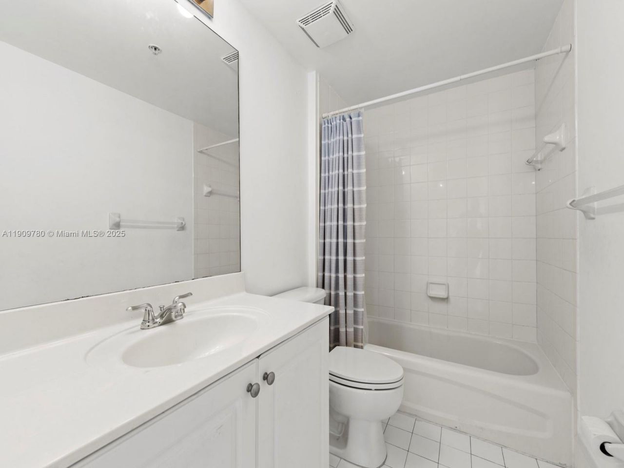 1627 SW 37th Ave, Unit 1103, Miami, FL 33145 Photo