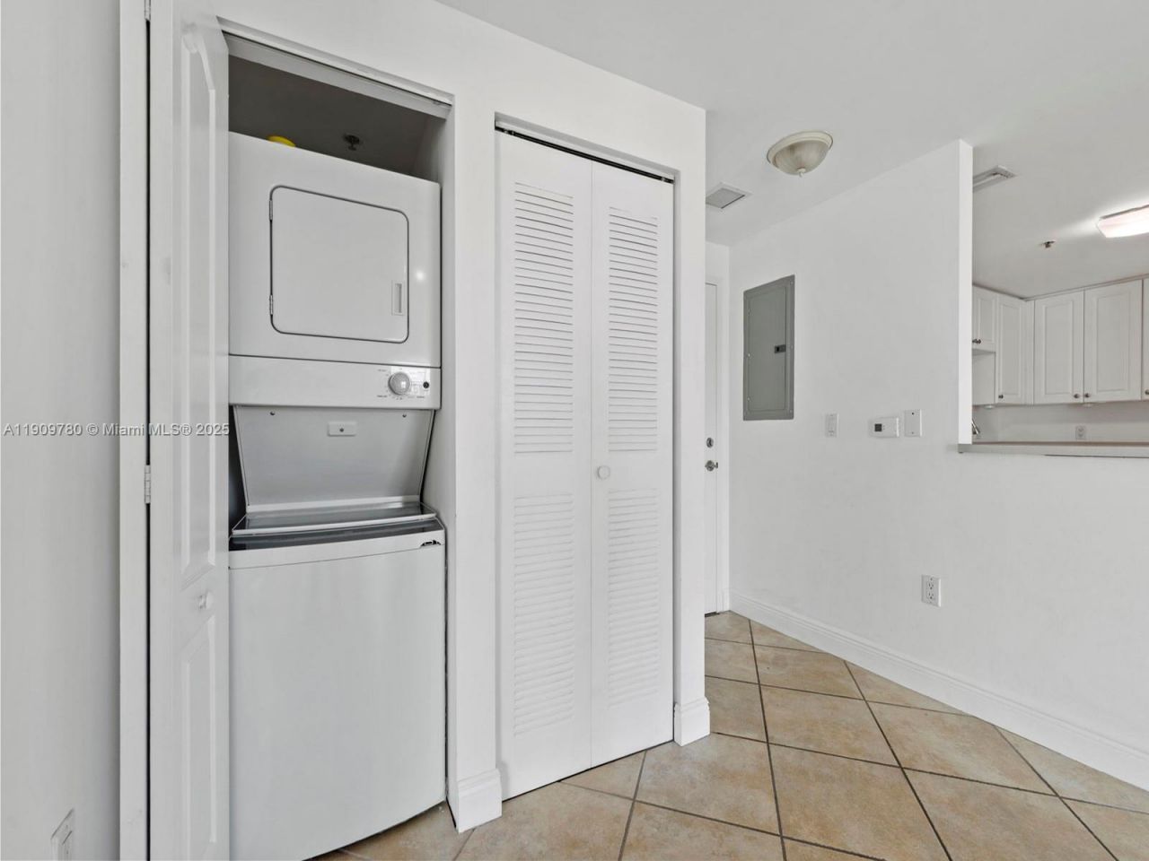 1627 SW 37th Ave, Unit 1103, Miami, FL 33145 Photo