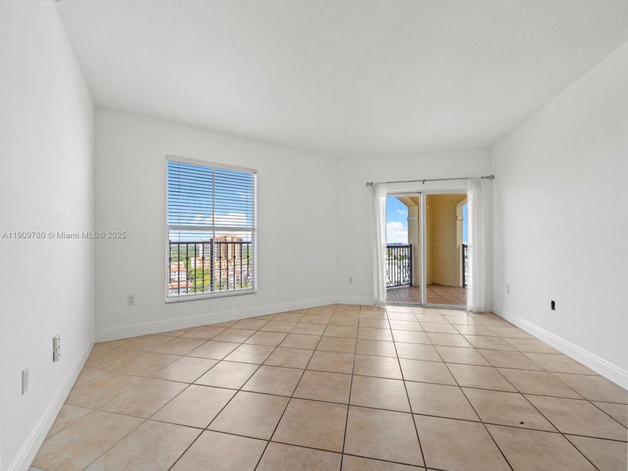 1627 SW 37th Ave, Unit 1103, Miami, FL 33145 Photo