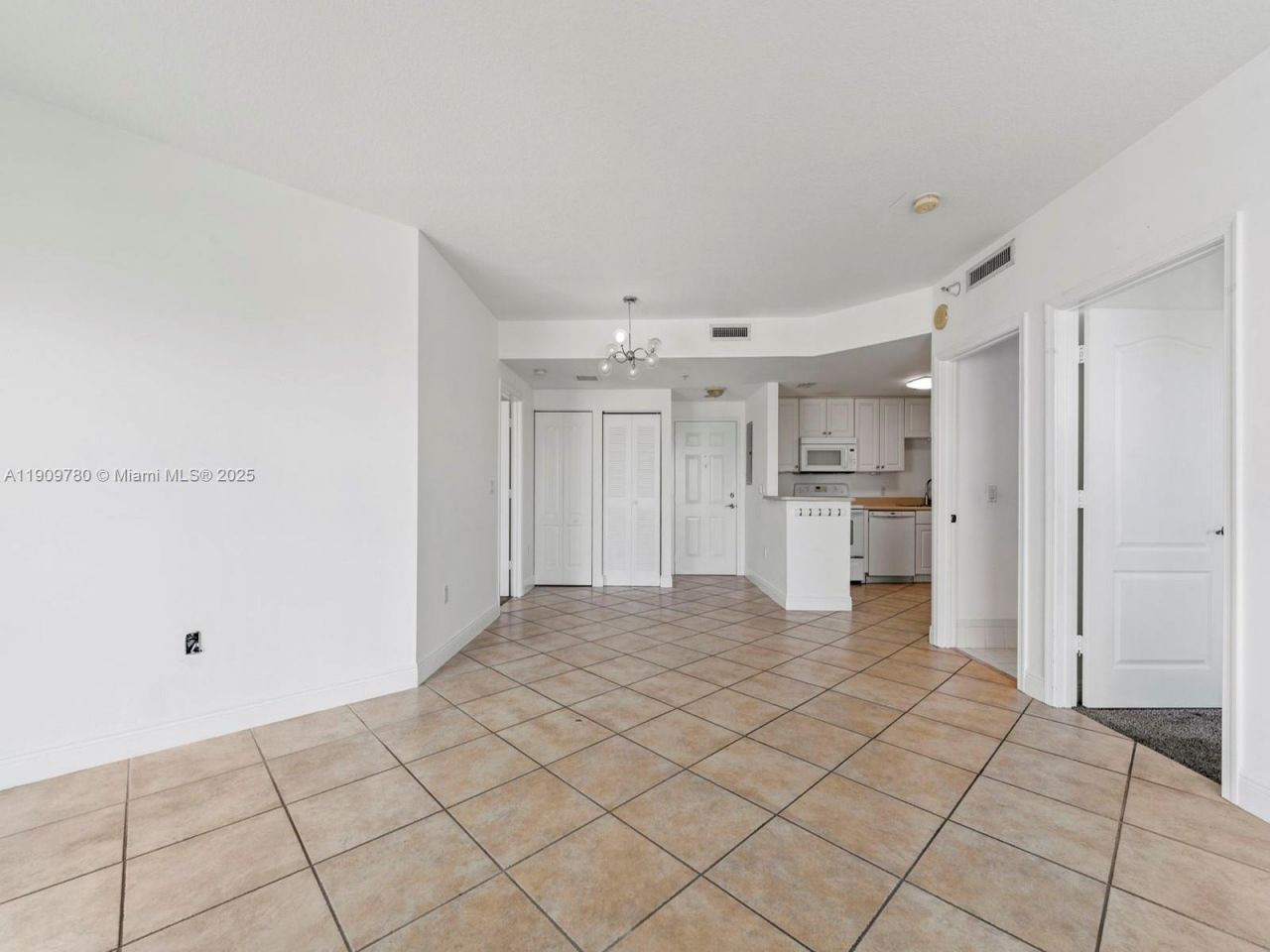 1627 SW 37th Ave, Unit 1103, Miami, FL 33145 Photo