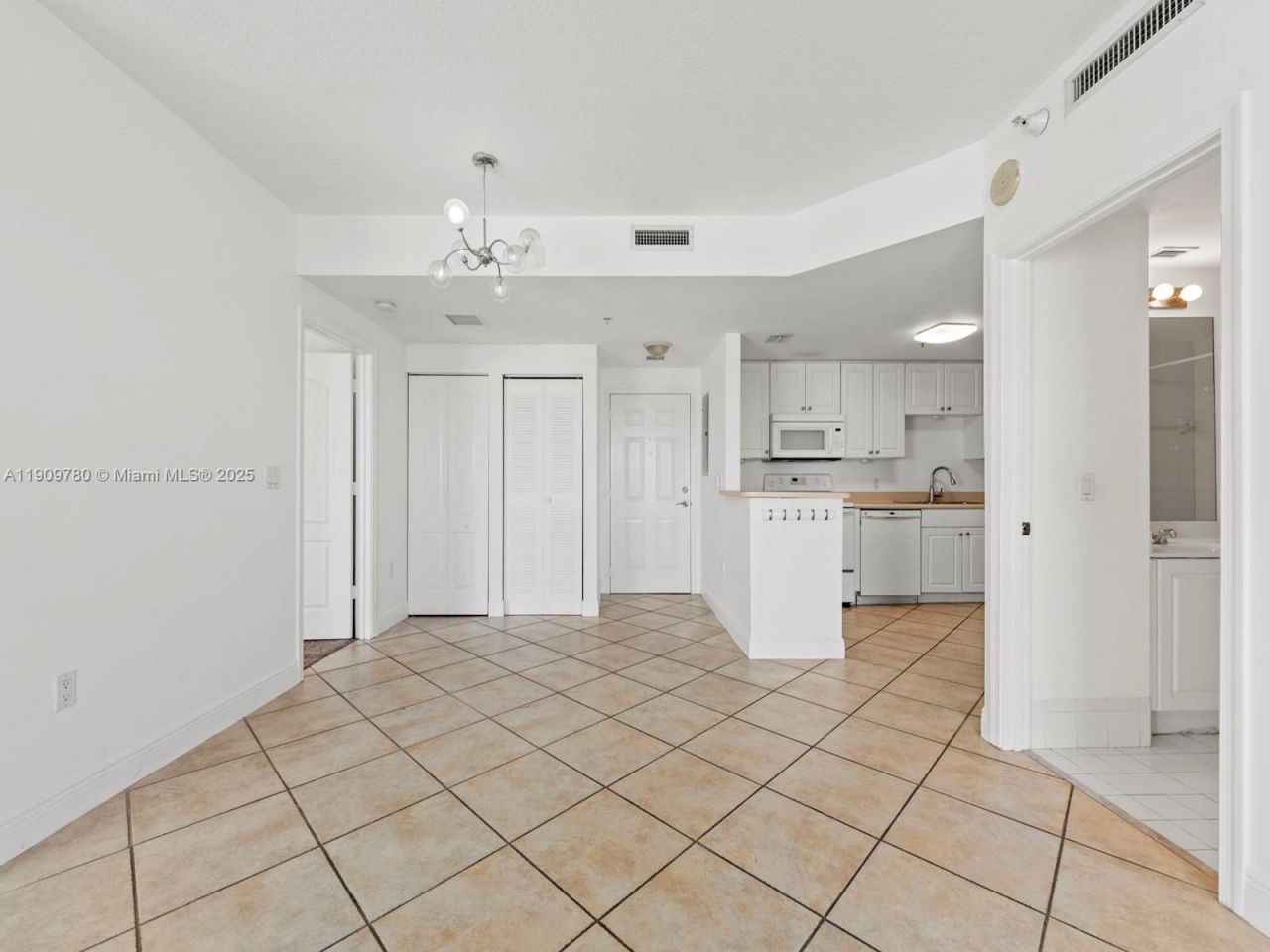 1627 SW 37th Ave, Unit 1103, Miami, FL 33145 Photo