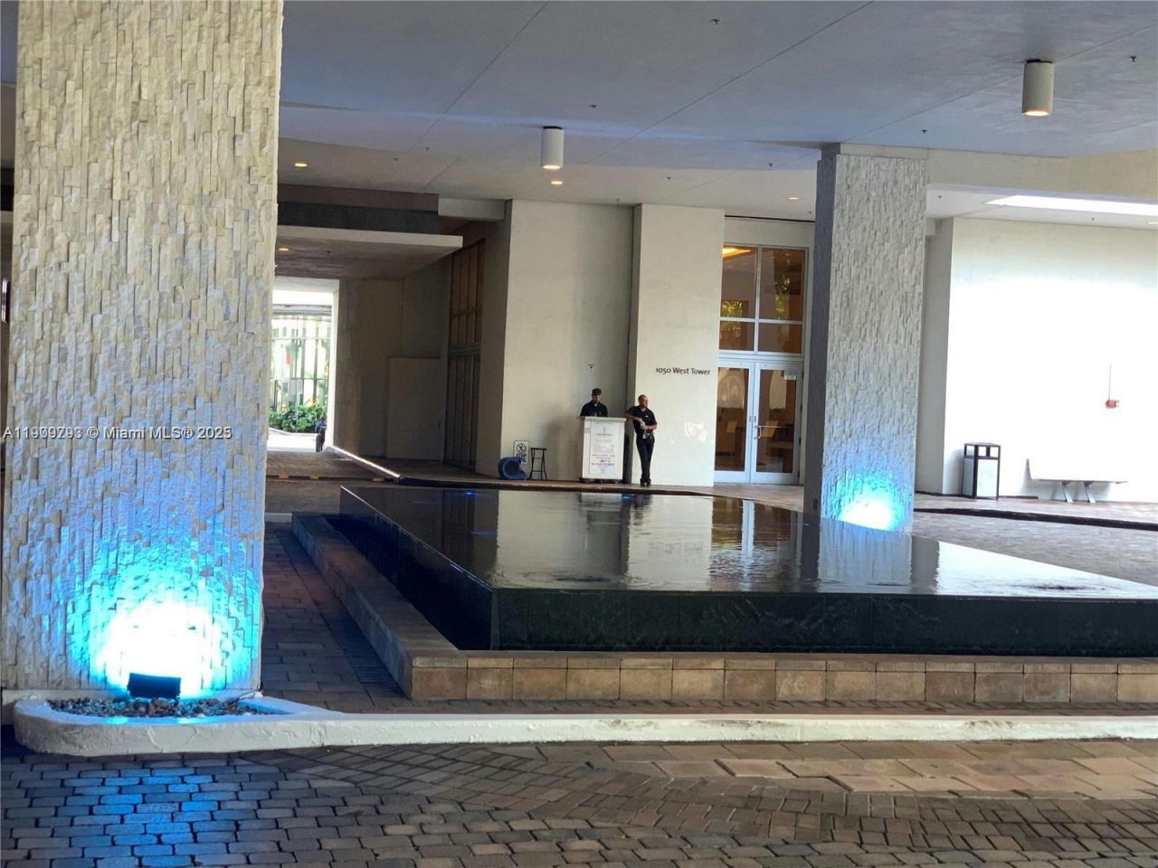 1060 Brickell Ave, Unit 1701, Miami, FL 33131 Photo