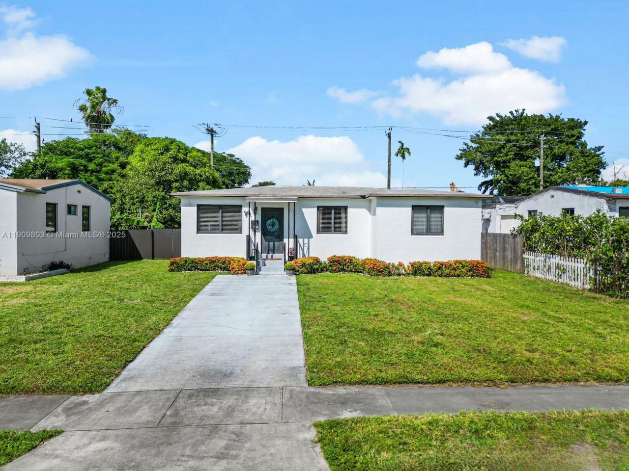951 NE 155th Ter, North Miami Beach, FL 33162 Photo