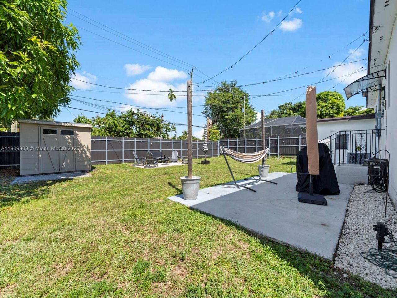 951 NE 155th Ter, North Miami Beach, FL 33162 Photo