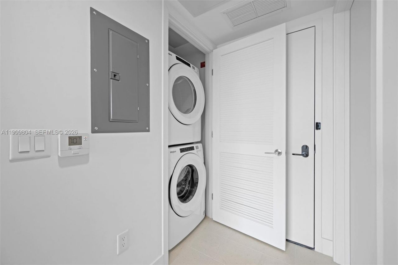 159 NE 6th St, Unit 3706, Miami, FL 33132 Photo